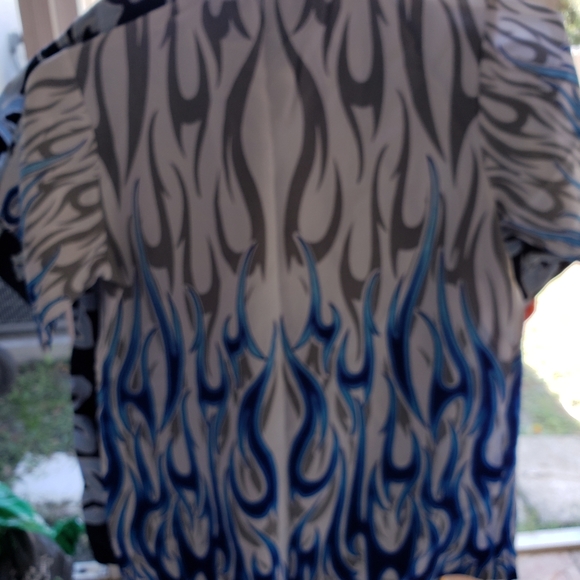 Shirt - Picture 2 of 2